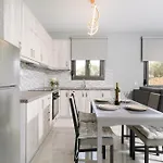 Apartament Antoneli Grove *