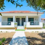 Apartament Antoneli Grove *