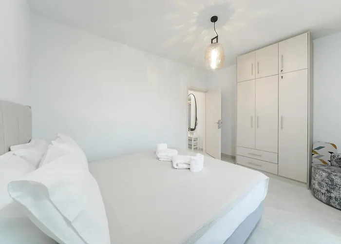 Antoneli Grove Тасос